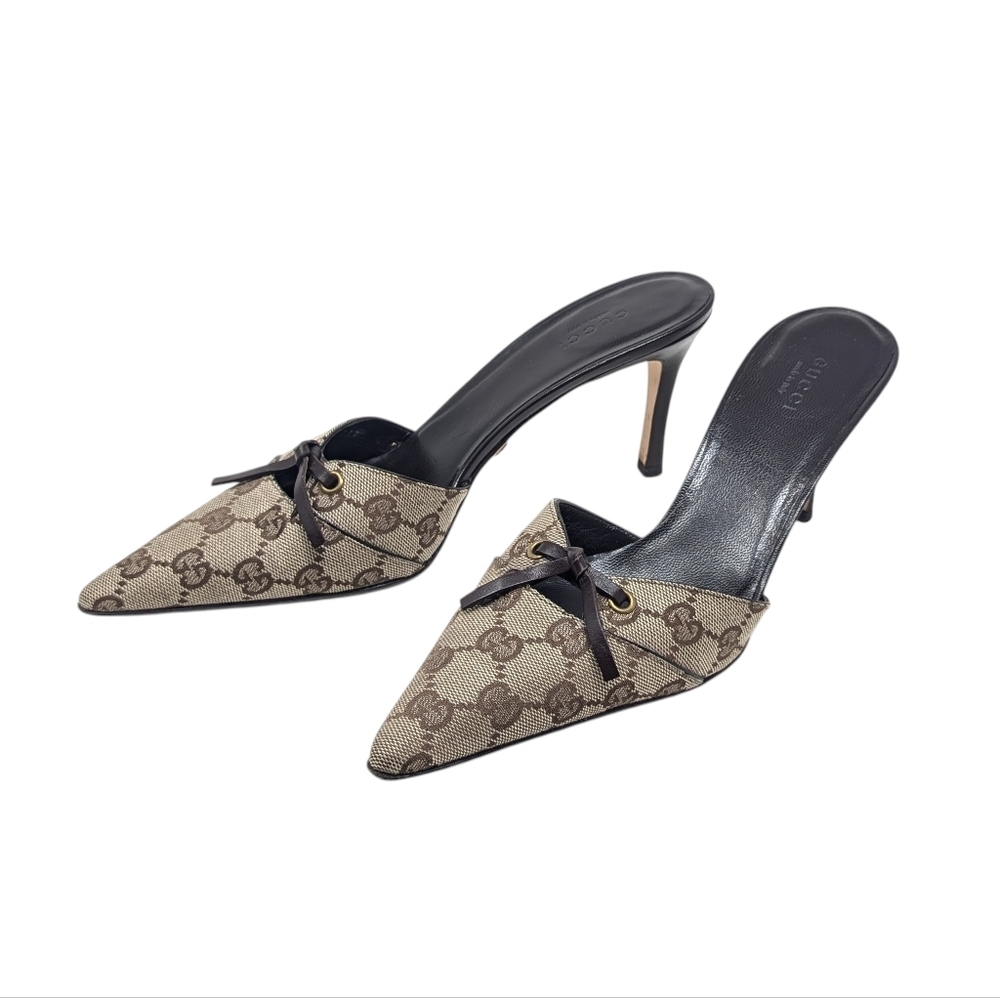 Gucci Signature GG Canvas Vintage Monogram Pointed Bow Heels Size 8
